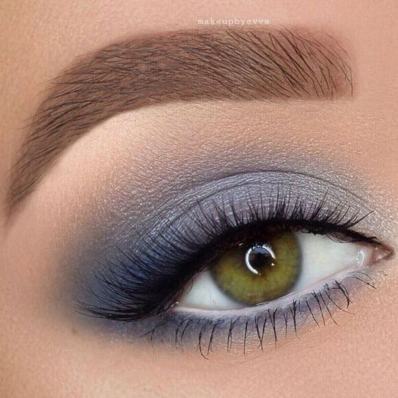 Clinique Chubby Stick Cream Eyeshadow in Curvaceous Coal (Matte Gray) - Picture 5 of 15